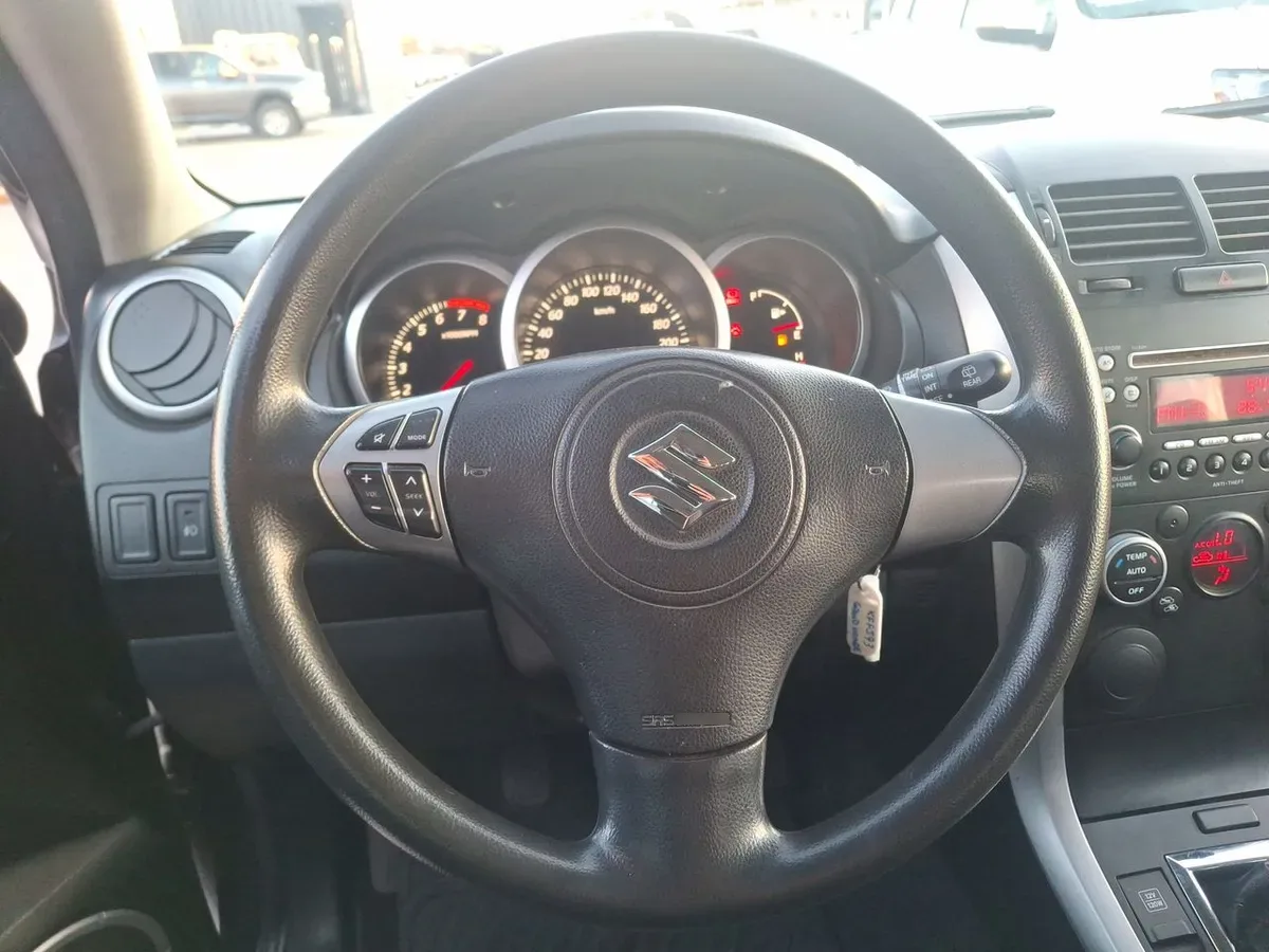 Suzuki Grand Nomade 2.4 Glx Sport 4x2 Mt 5p año 2018