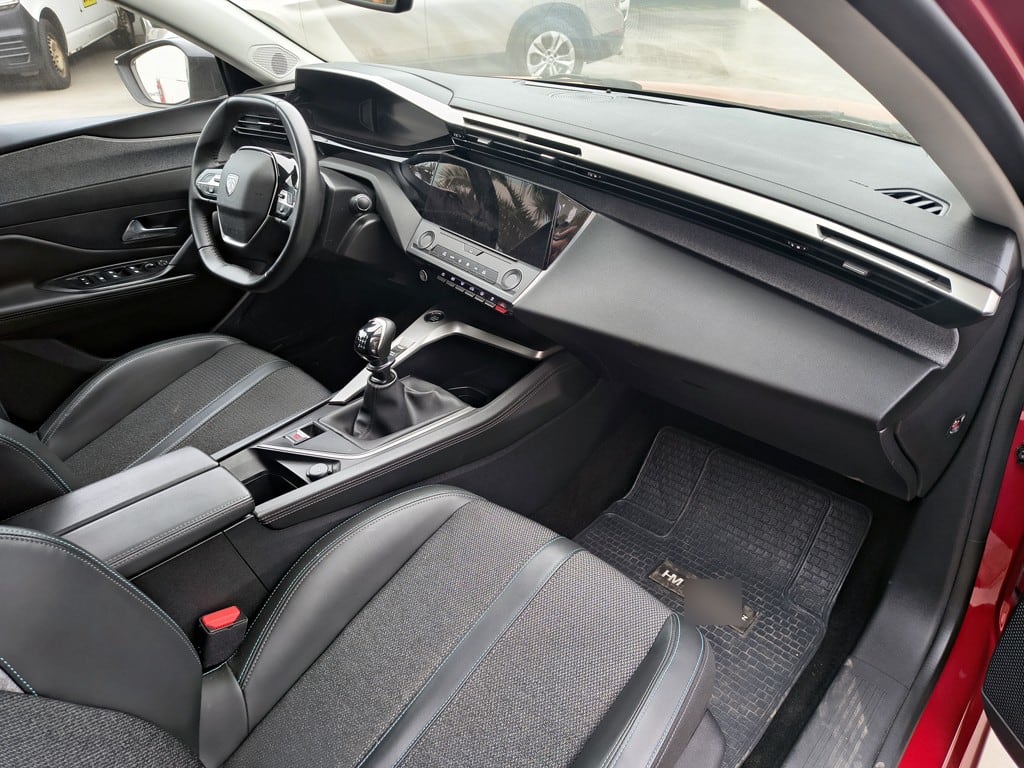 Peugeot 308 Allure año 2024