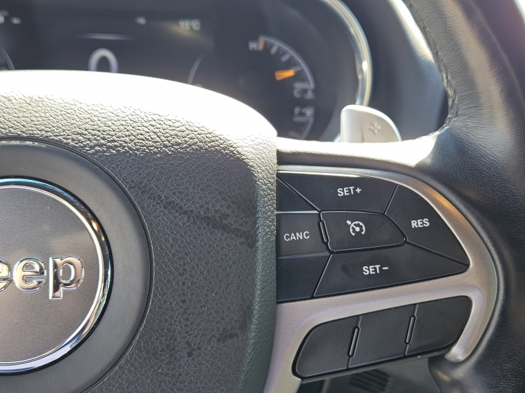 Jeep Grand Cherokee 3.6 Limited Lx At 4x4 año 2022