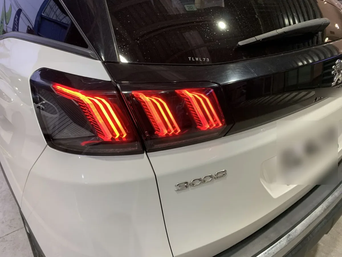 Peugeot 3008 1.5 Allure Pack Bluehdi 130 4x2 Eat8 5p año 2024