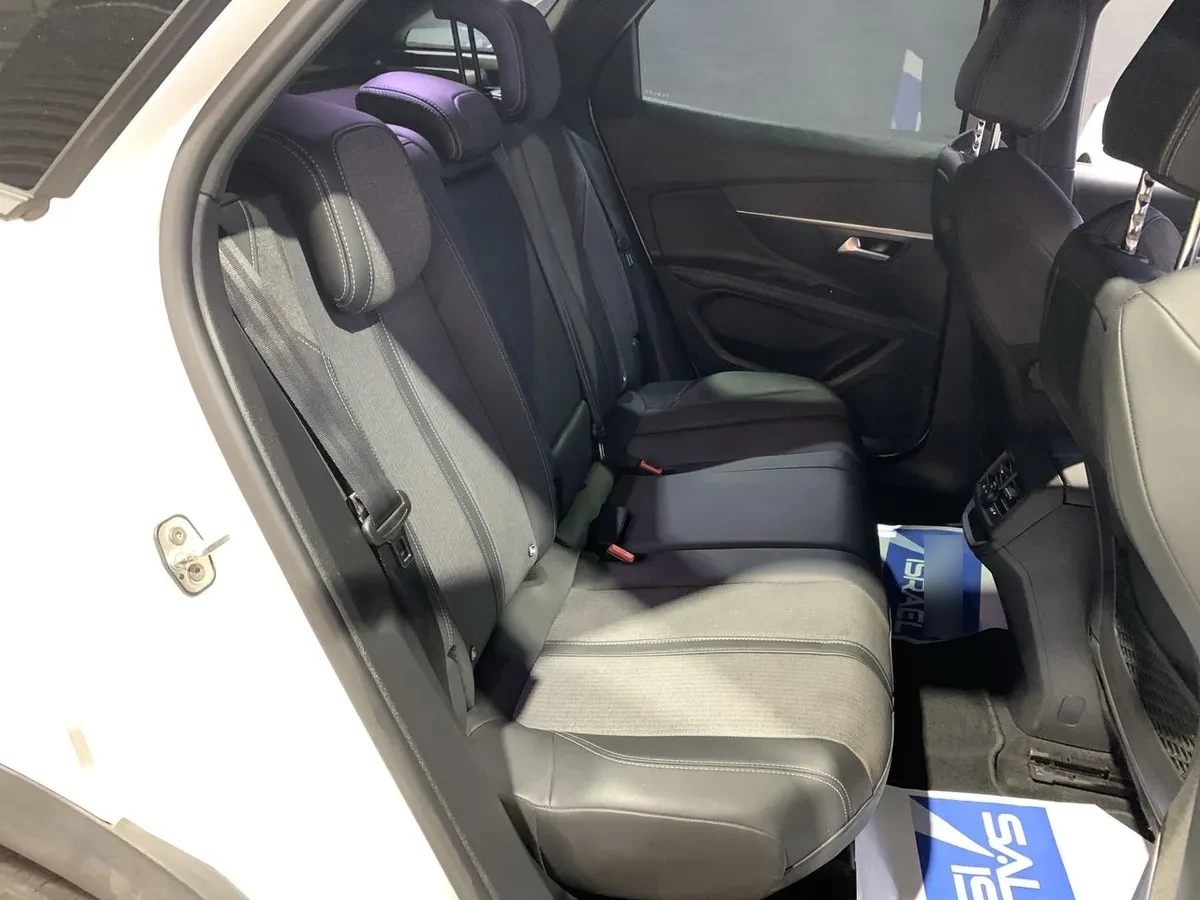Peugeot 3008 1.5 Allure Pack Bluehdi 130 4x2 Eat8 5p año 2024