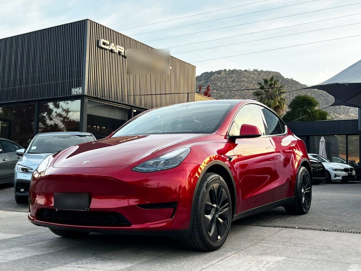 Tesla Model Y Standart Range año 2025