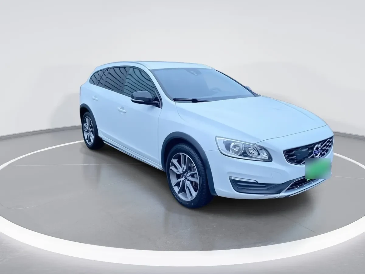 Volvo V60 2.5 D4 Diesel Cross Country Comfort Awd At 5p año 2019