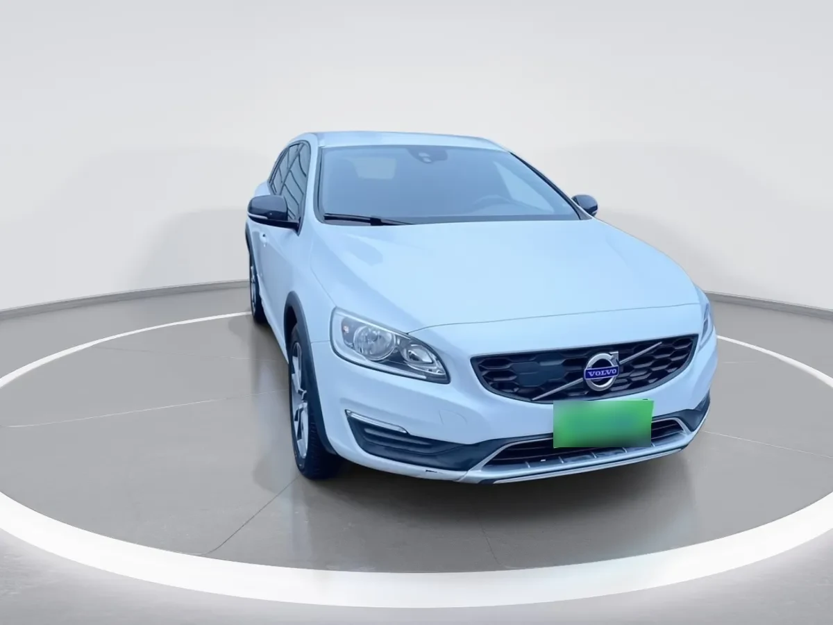 Volvo V60 2.5 D4 Diesel Cross Country Comfort Awd At 5p año 2019