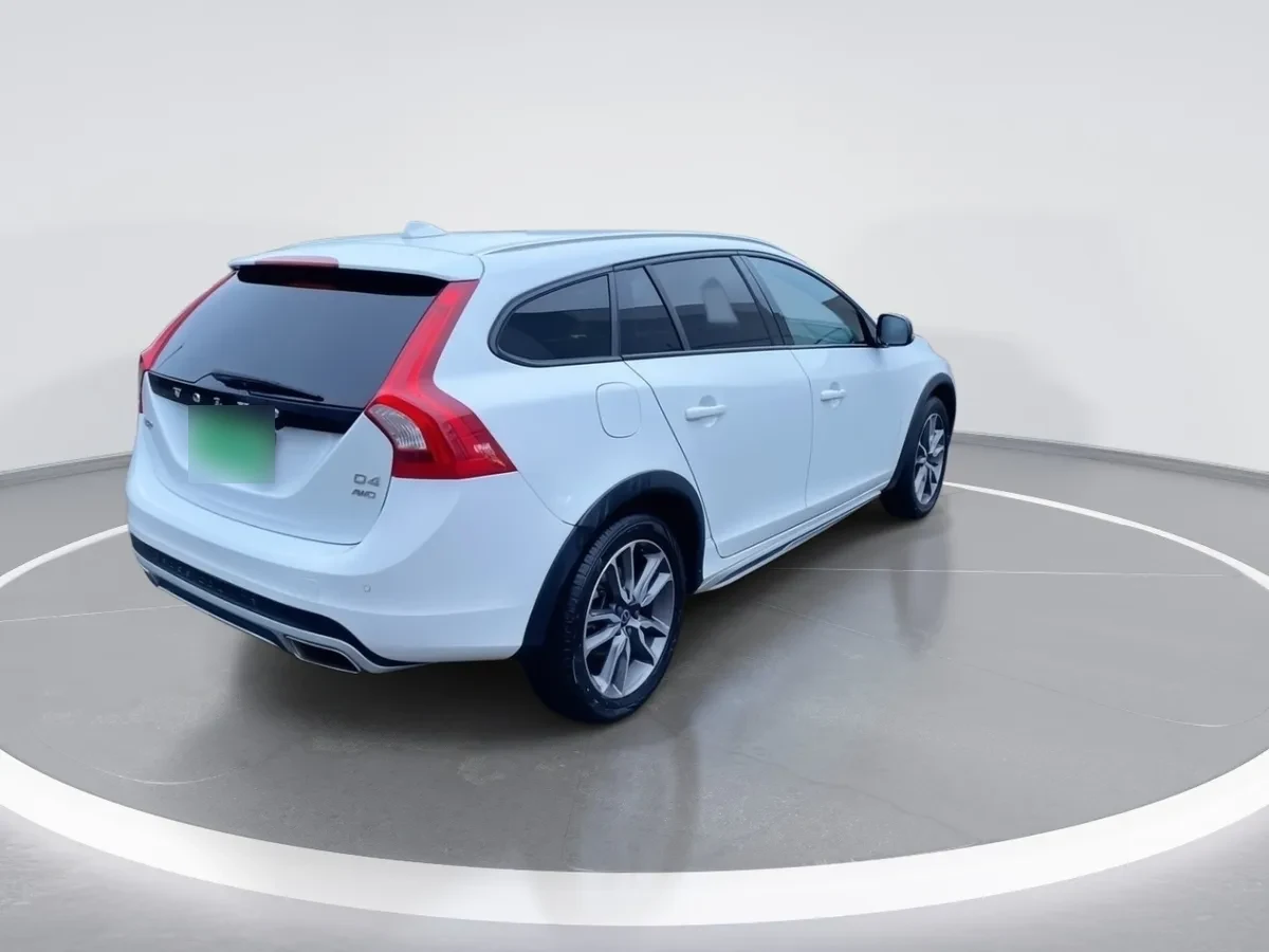 Volvo V60 2.5 D4 Diesel Cross Country Comfort Awd At 5p año 2019