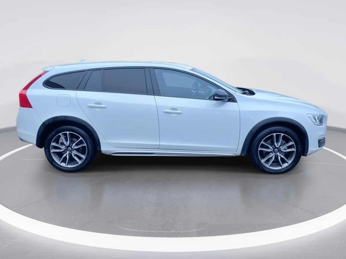 Volvo V60 2.5 D4 Diesel Cross Country Comfort Awd At 5p año 2019