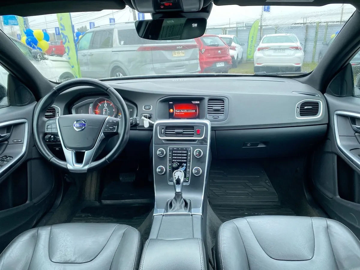 Volvo V60 2.5 D4 Diesel Cross Country Comfort Awd At 5p año 2019