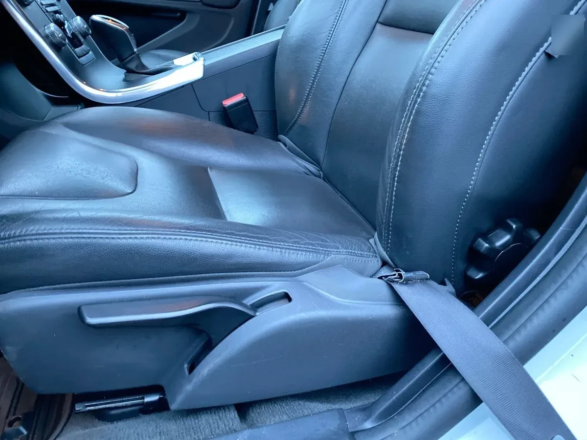 Volvo V60 2.5 D4 Diesel Cross Country Comfort Awd At 5p año 2019