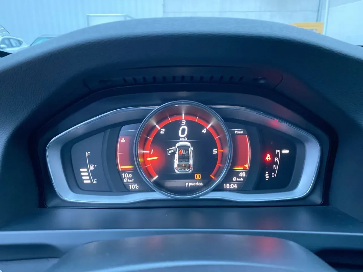 Volvo V60 2.5 D4 Diesel Cross Country Comfort Awd At 5p año 2019