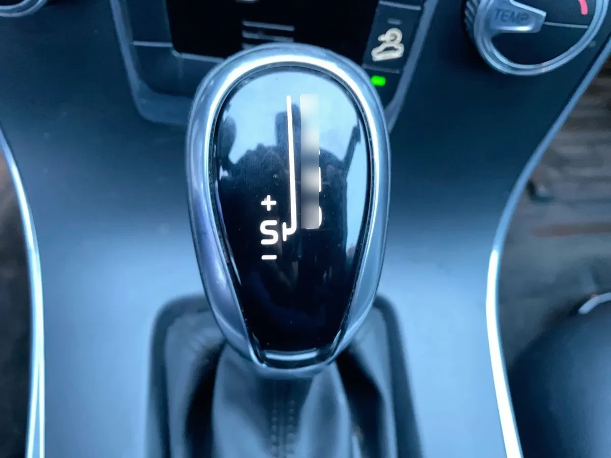 Volvo V60 2.5 D4 Diesel Cross Country Comfort Awd At 5p año 2019