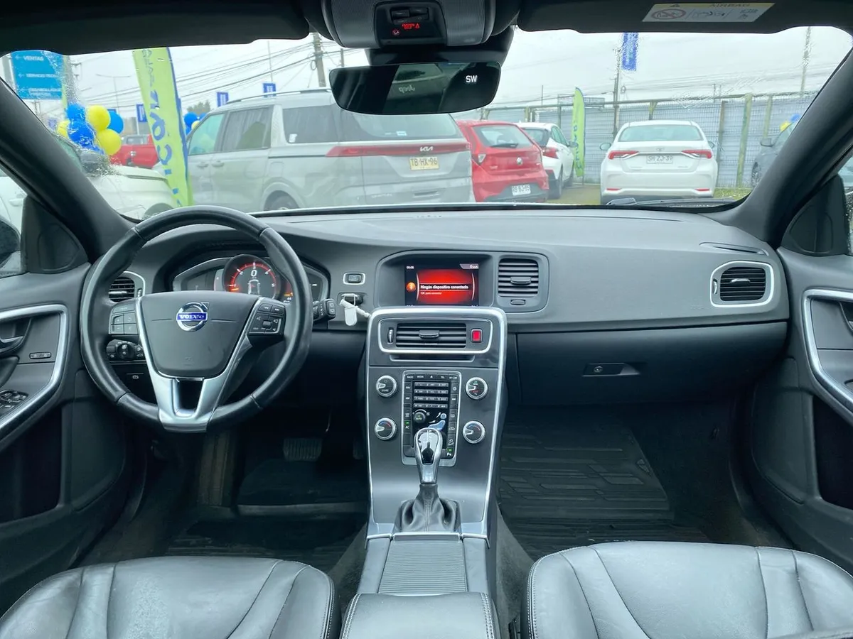 Volvo V60 2.5 D4 Diesel Cross Country Comfort Awd At 5p año 2019