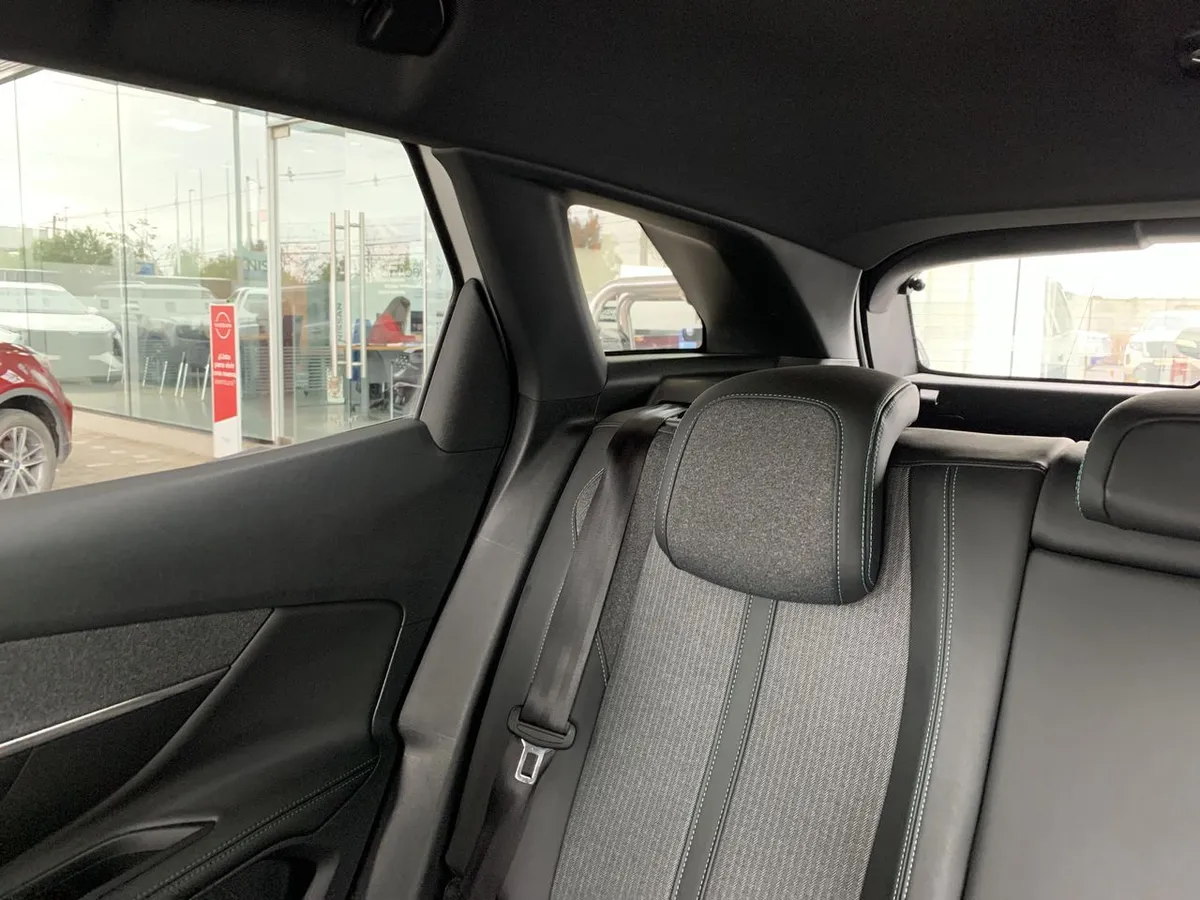 Peugeot 3008 1.5 Allure Pack Bluehdi 130 4x2 Eat8 5p año 2024