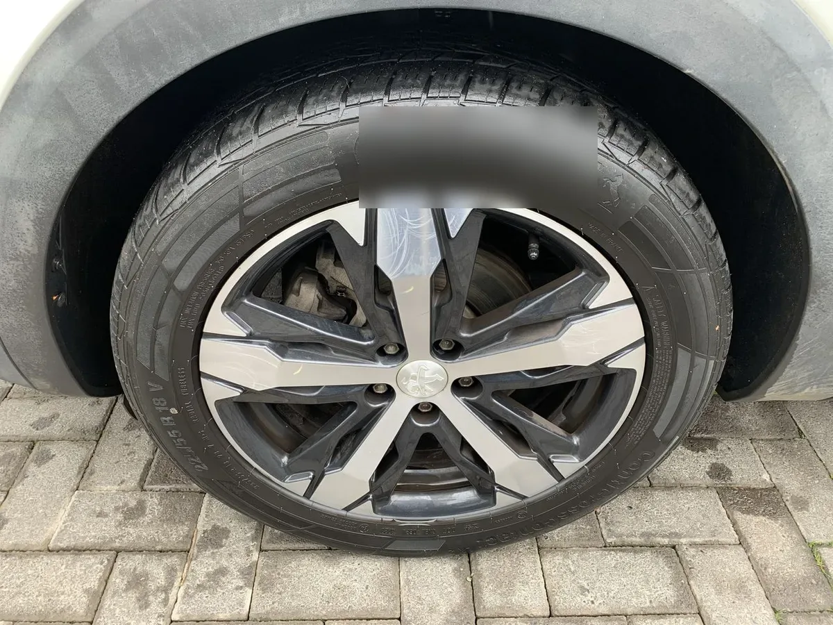 Peugeot 3008 1.5 Allure Pack Bluehdi 130 4x2 Eat8 5p año 2024
