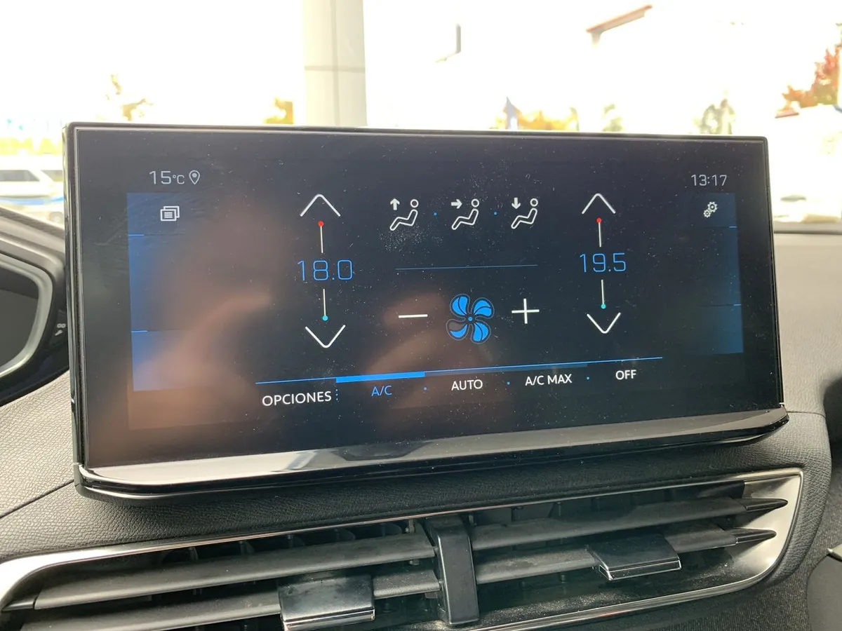 Peugeot 3008 1.5 Allure Pack Bluehdi 130 4x2 Eat8 5p año 2024