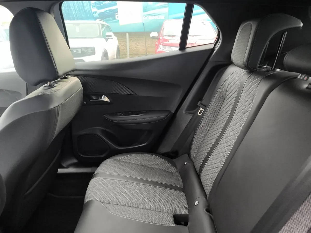 Peugeot 2008 1.5 Allure Pack Bluehdi 130hp Diesel 4x2 Eat8 5p año 2024