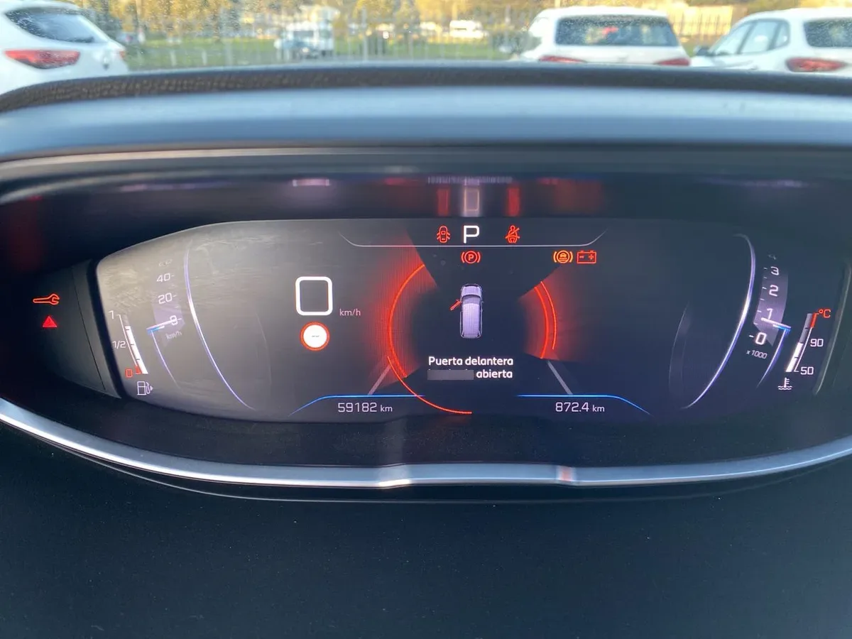 Peugeot 5008 1.5 Allure Pack Bluehdi 130 4x2 Eat8 5p año 2024