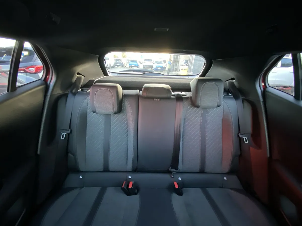 Peugeot 2008 1.5 Allure Pack Bluehdi 130hp Diesel 4x2 Eat8 5p año 2024
