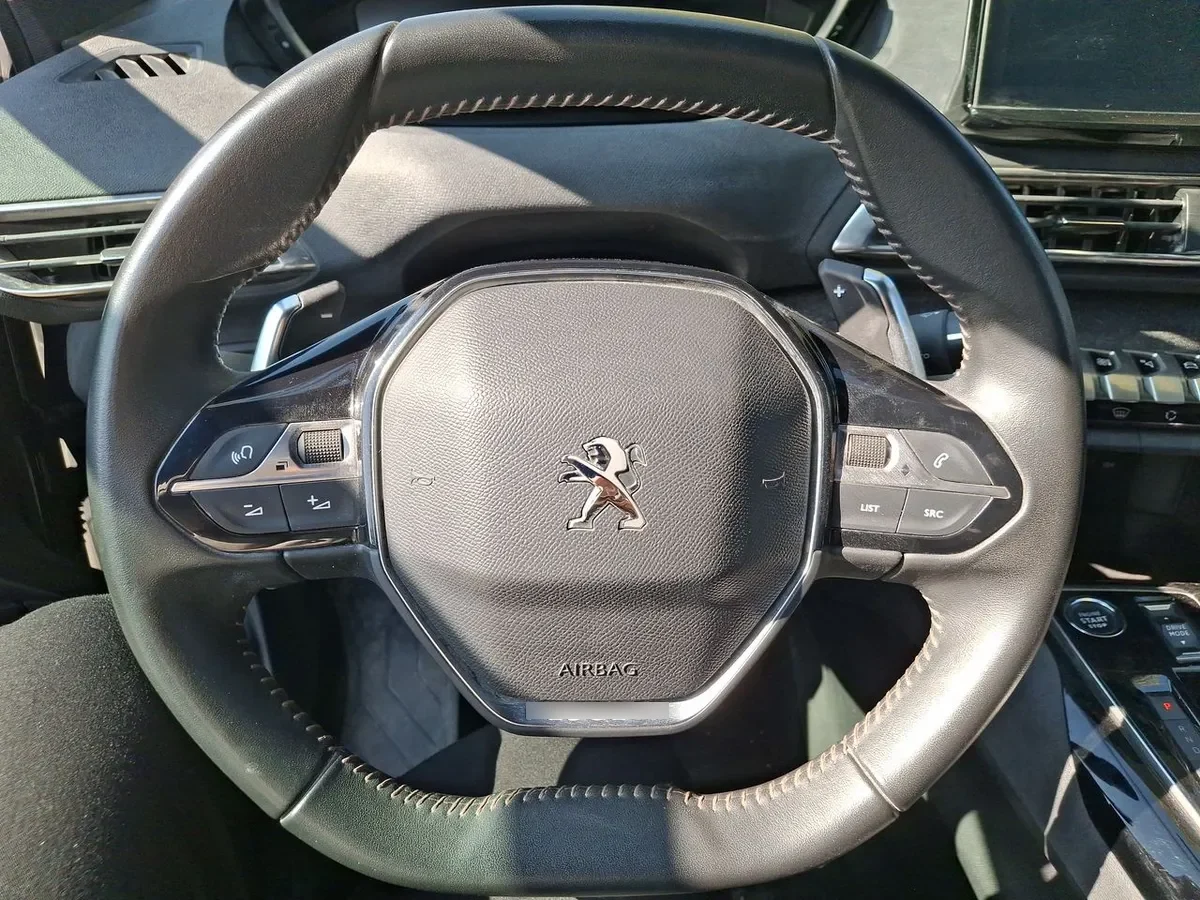 Peugeot 5008 1.5 Allure Pack Bluehdi 130 4x2 Eat8 5p año 2024