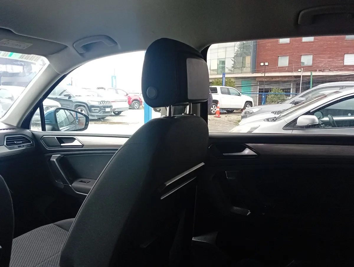 Volkswagen Tiguan 1.4 Tsi Comfortline 4x2 7a 150hp At 5p año 2018