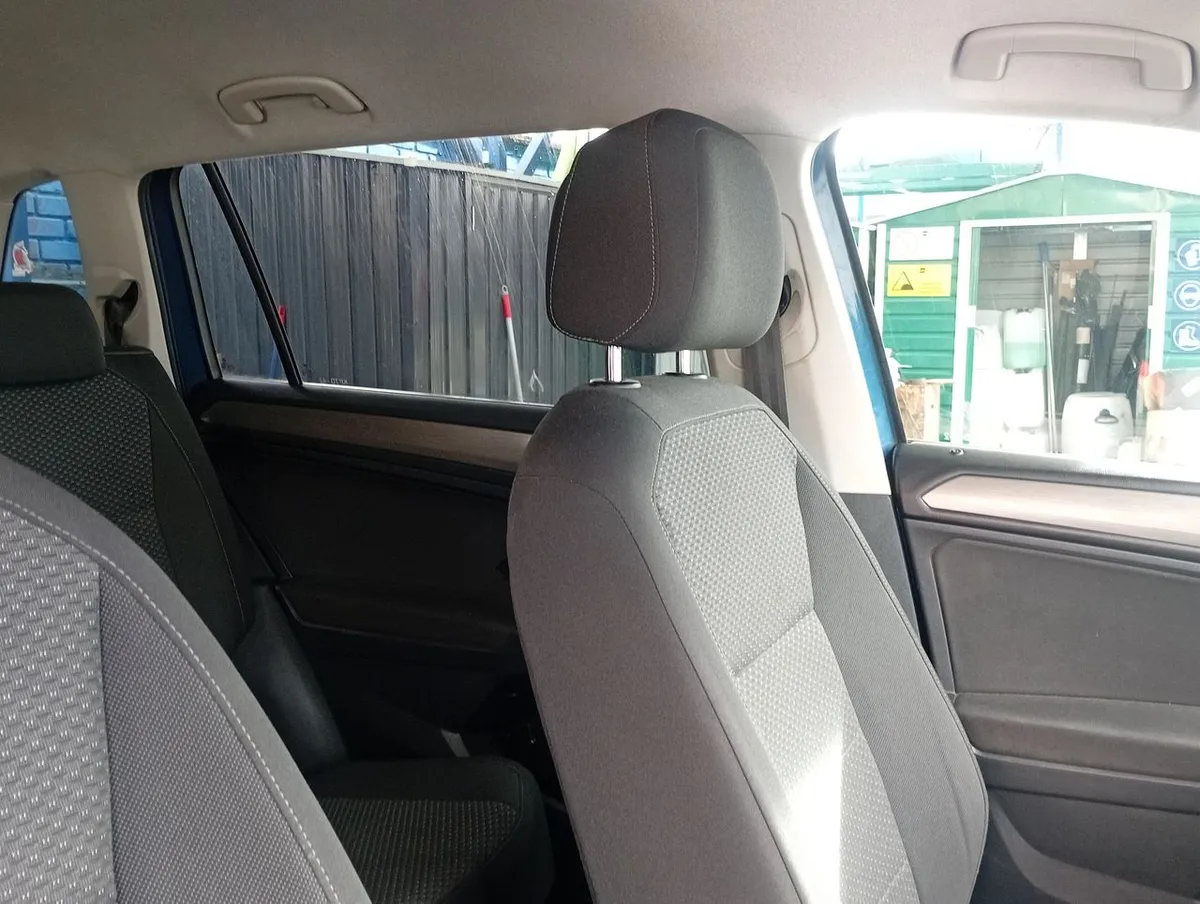 Volkswagen Tiguan 1.4 Tsi Comfortline 4x2 7a 150hp At 5p año 2018