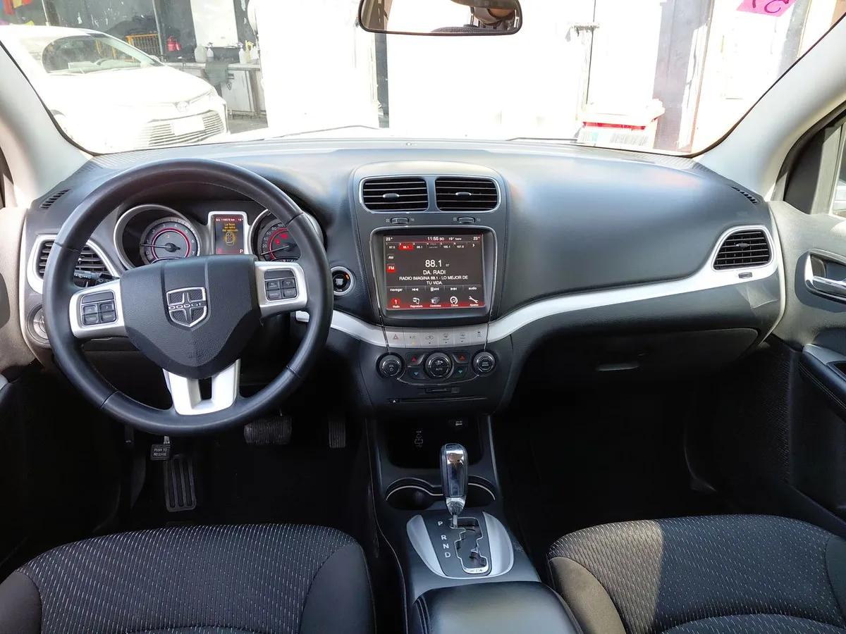 Dodge Journey 2.4 Se 4x2 At 5p año 2018