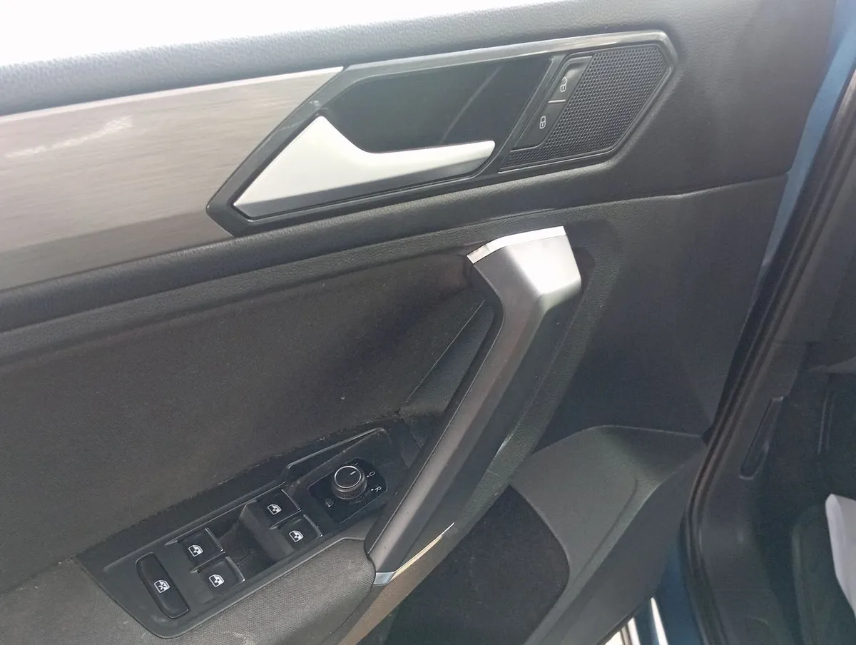 Volkswagen Tiguan 1.4 Tsi Comfortline 4x2 7a 150hp At 5p año 2018