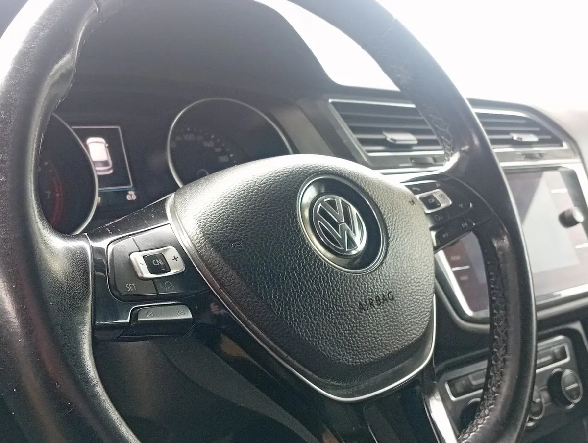 Volkswagen Tiguan 1.4 Tsi Comfortline 4x2 7a 150hp At 5p año 2018