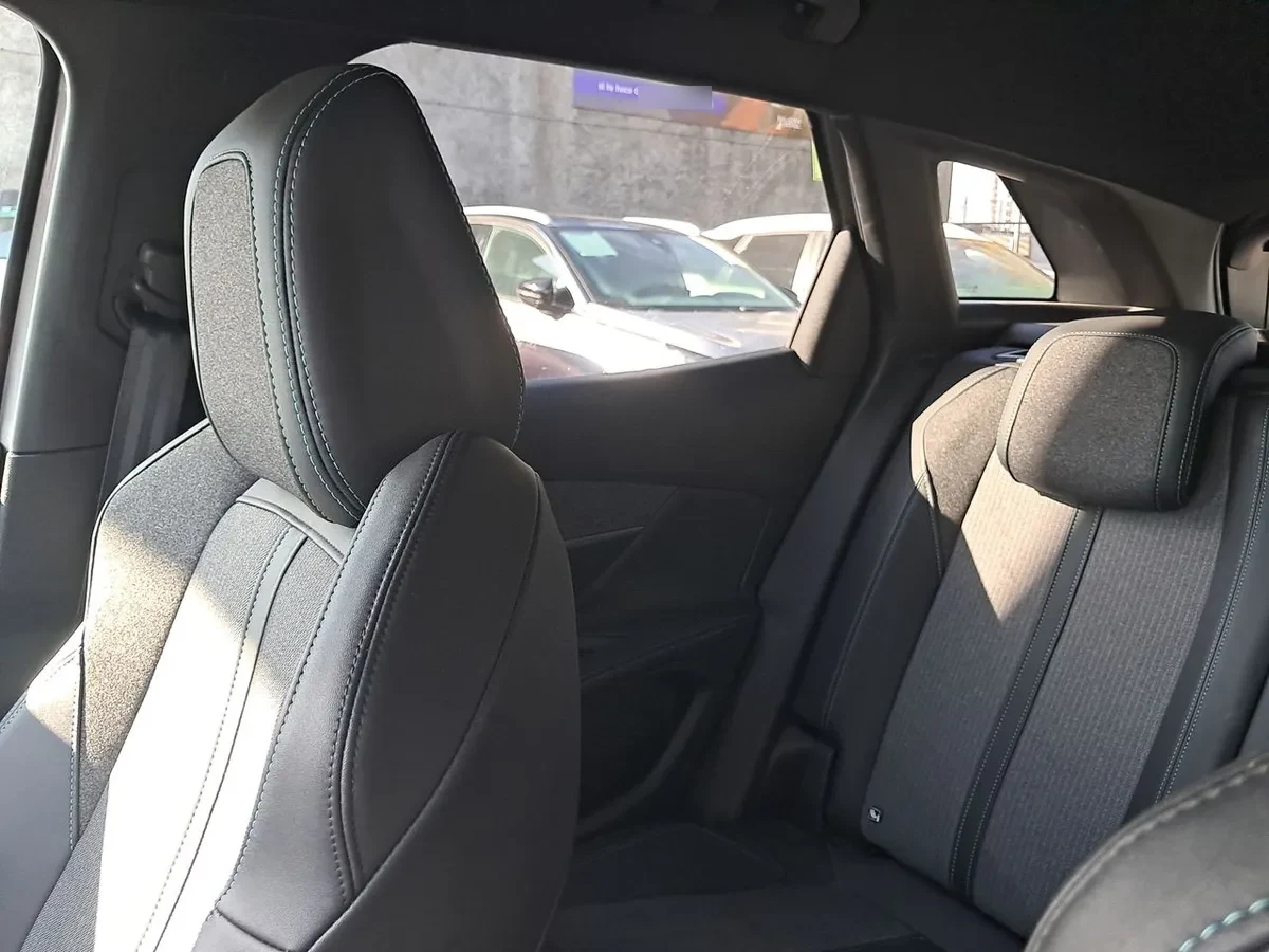 Peugeot 3008 1.6 Allure Pack Thp 165 4x2 Eat6 5p año 2024