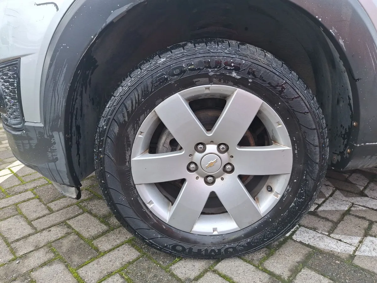 Chevrolet Captiva 2.4 Lt Fwd V Sa At6 5p año 2016