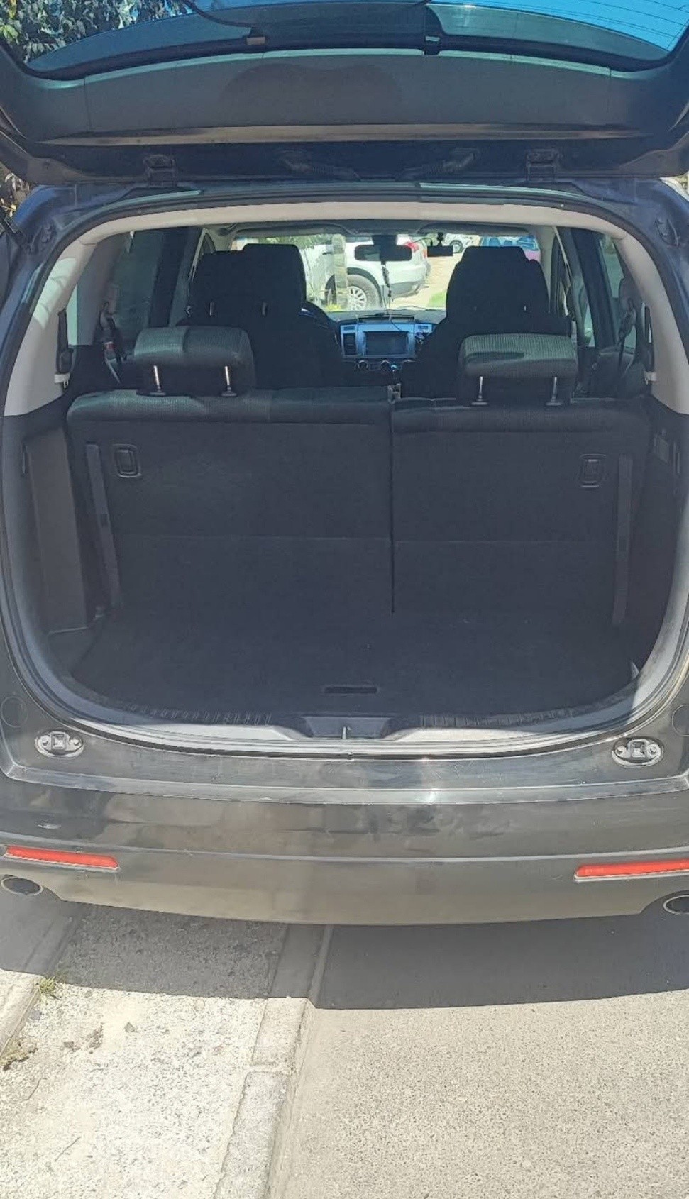 MAZDA MPV Otra año 2010
