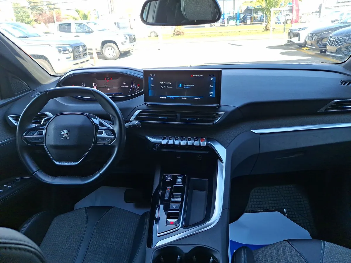 Peugeot 5008 1.5 Allure Pack Bluehdi 130 4x2 Eat8 5p año 2024