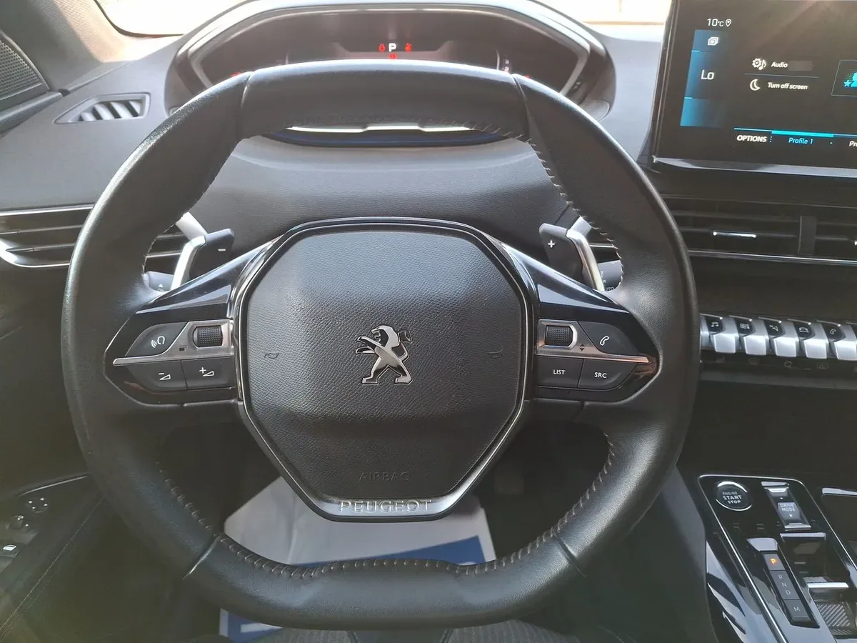 Peugeot 5008 1.5 Allure Pack Bluehdi 130 4x2 Eat8 5p año 2024