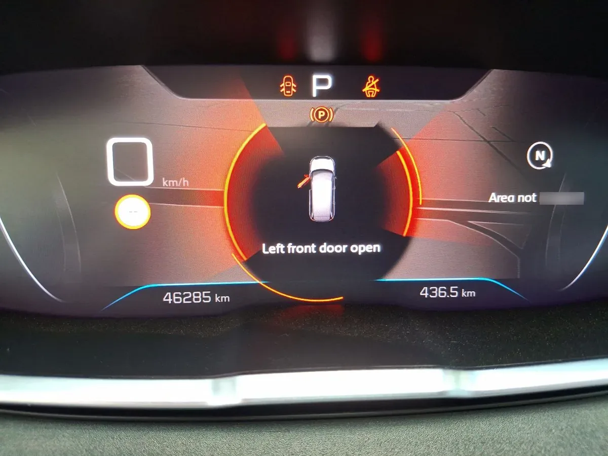 Peugeot 5008 1.5 Allure Pack Bluehdi 130 4x2 Eat8 5p año 2024