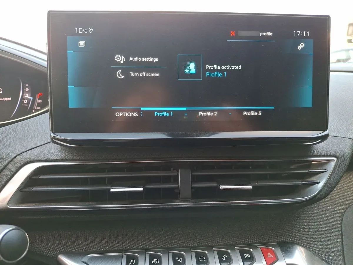 Peugeot 5008 1.5 Allure Pack Bluehdi 130 4x2 Eat8 5p año 2024