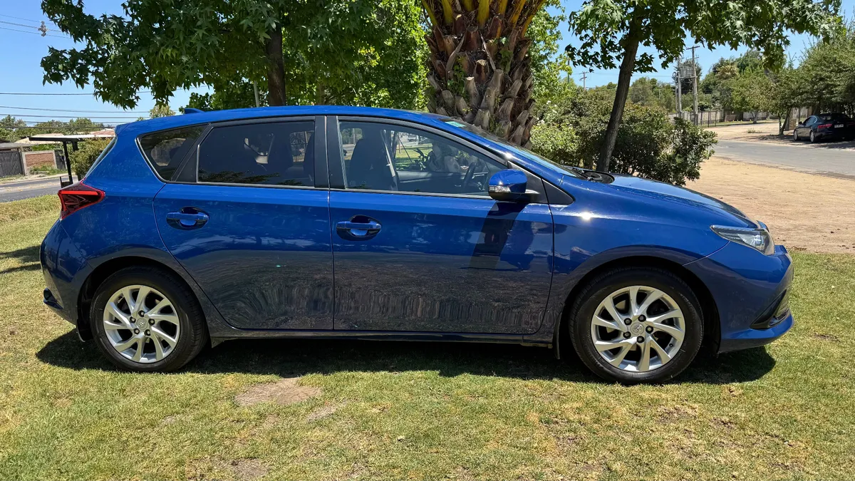 TOYOTA AURIS 1.6 13810 Mt año 2019