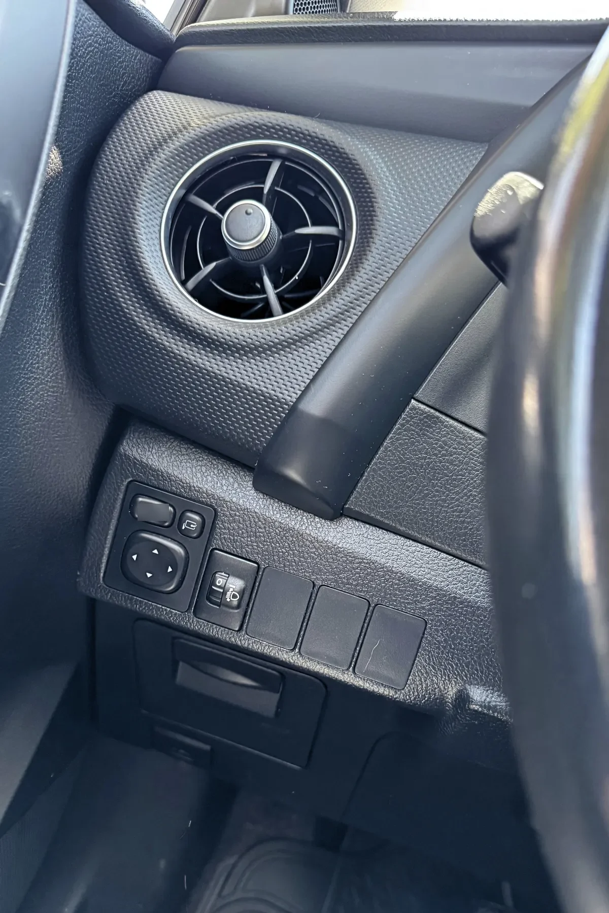 TOYOTA AURIS 1.6 13810 Mt año 2019