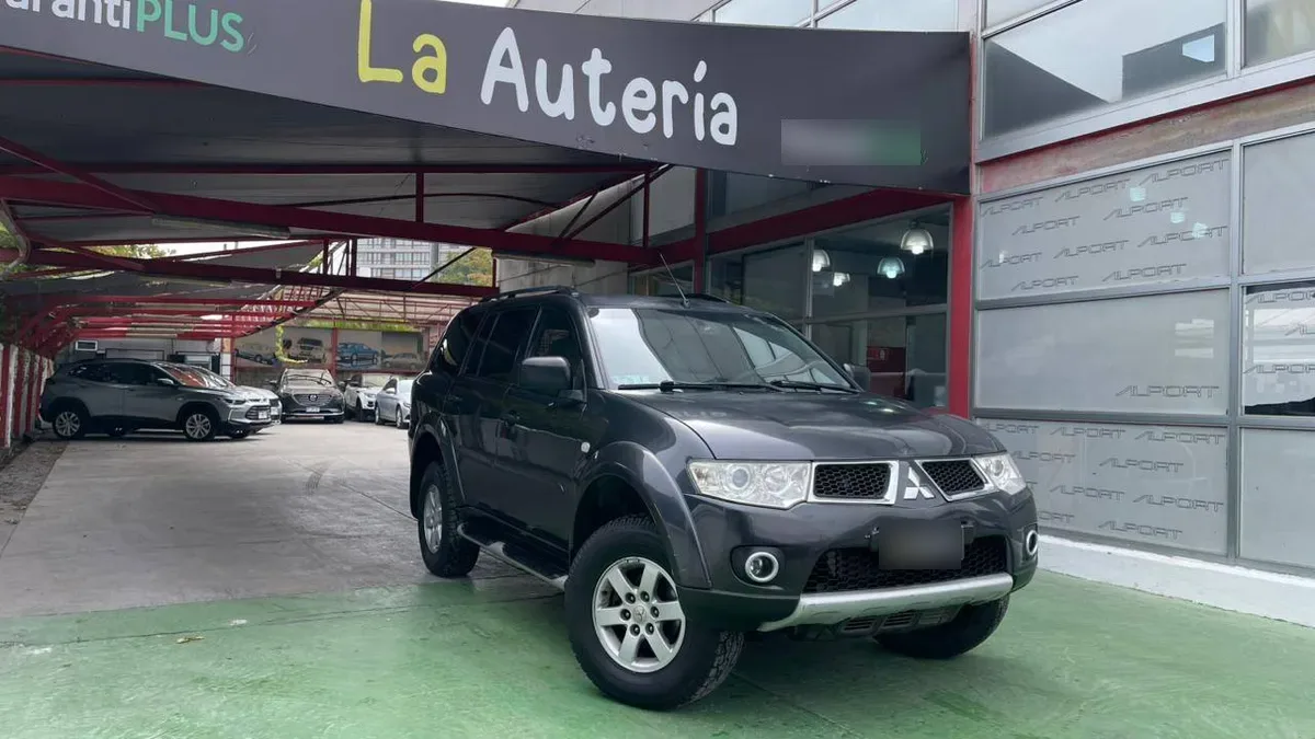 Mitsubishi Montero Sport G2 2.5 Diesel 2wd At año 2013