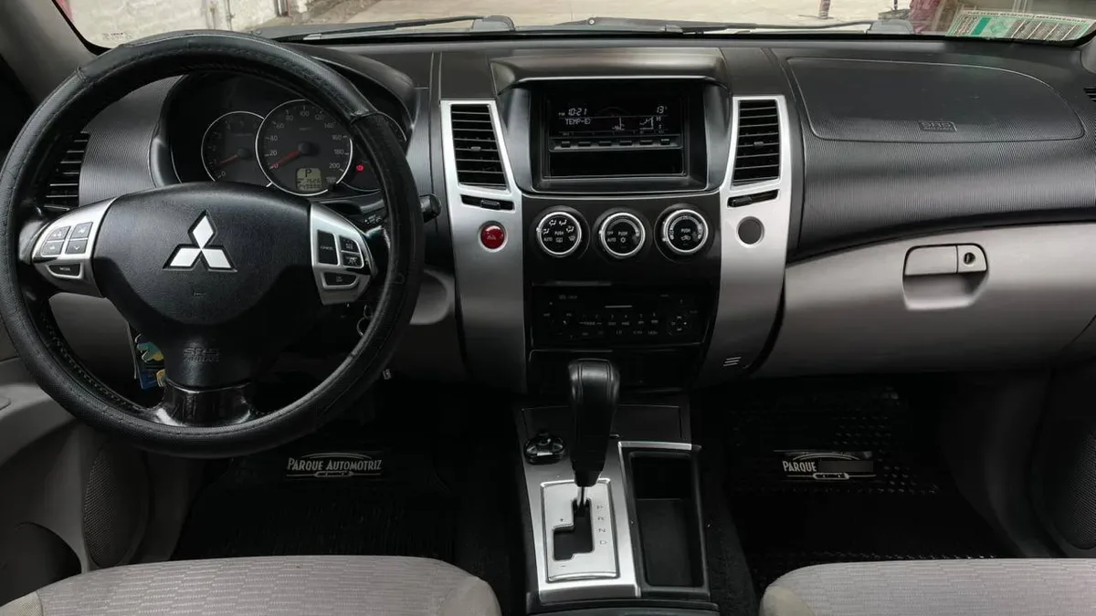 Mitsubishi Montero Sport G2 2.5 Diesel 2wd At año 2013