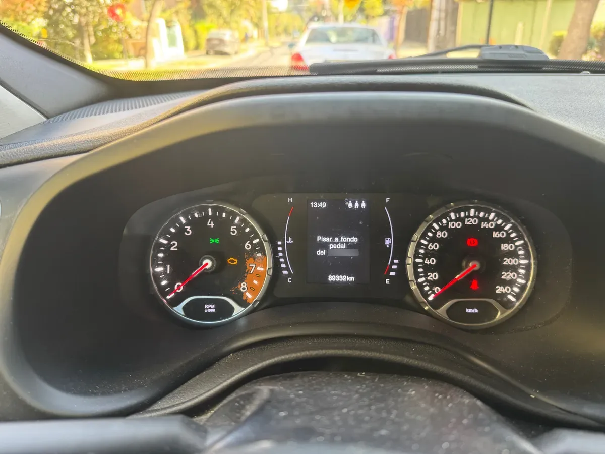 JEEP RENEGADE 1.8 Sport Mt año 2021