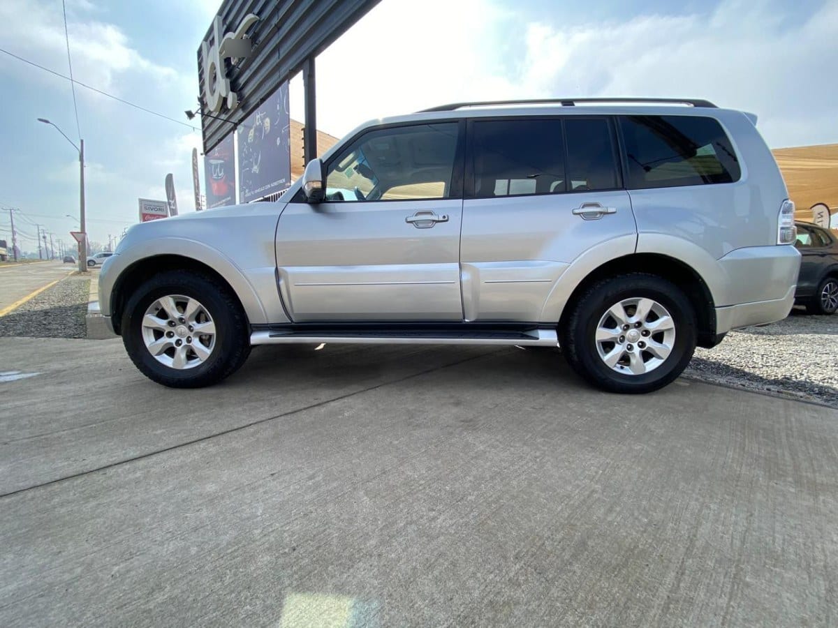 Mitsubishi Montero Largo 3.2 Diesel 4x4 3 Filas año 2019