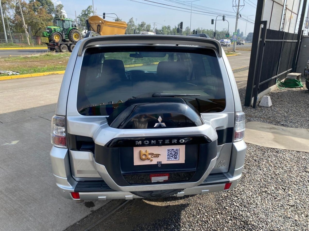 Mitsubishi Montero Largo 3.2 Diesel 4x4 3 Filas año 2019