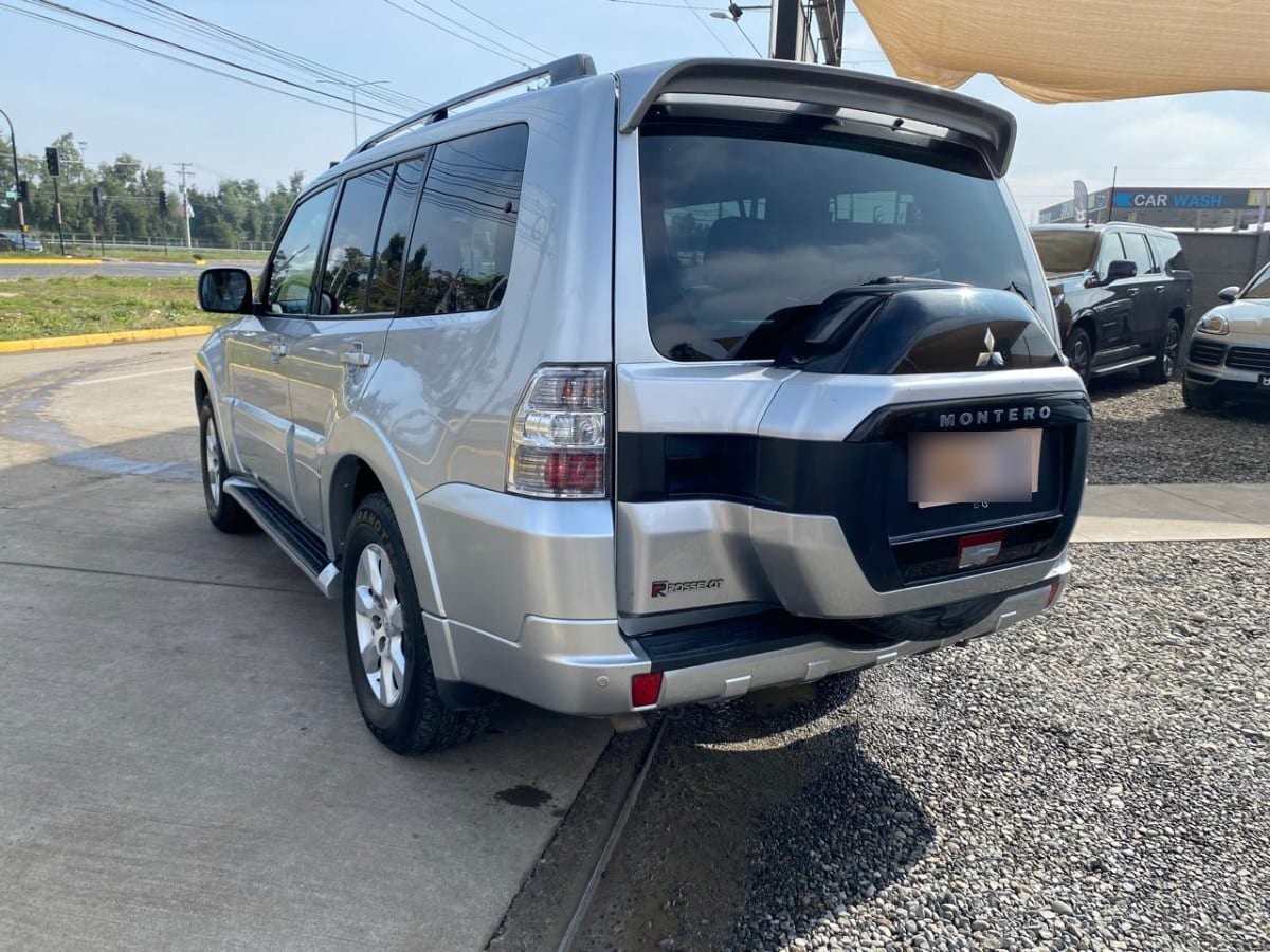 Mitsubishi Montero Largo 3.2 Diesel 4x4 3 Filas año 2019
