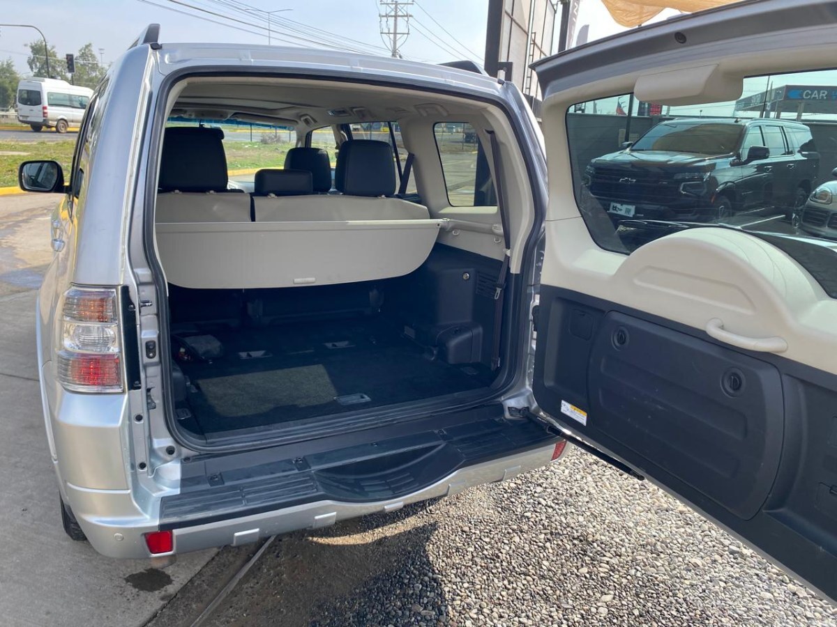 Mitsubishi Montero Largo 3.2 Diesel 4x4 3 Filas año 2019