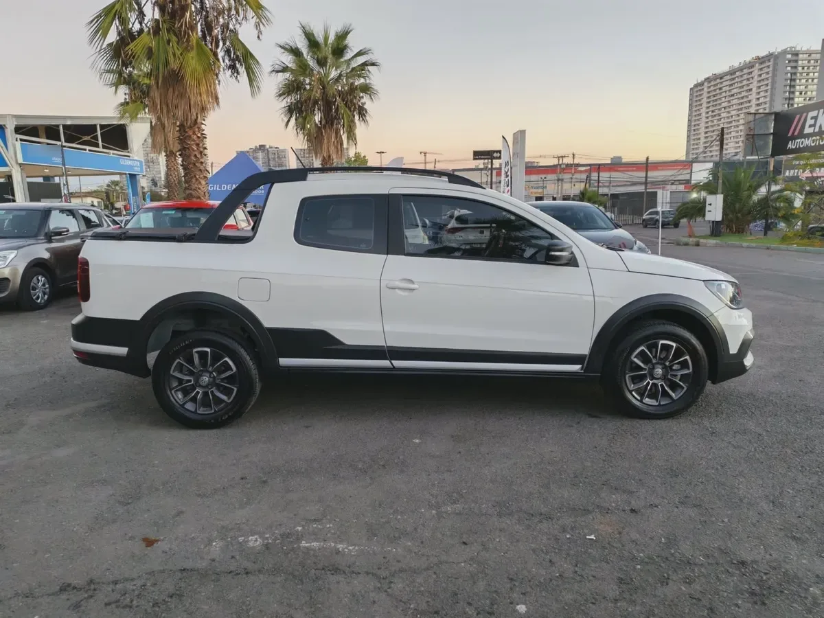 VOLKSWAGEN SAVEIRO 1.6 Cross Mt año 2024