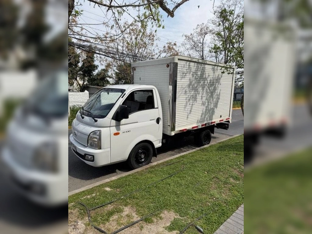 HYUNDAI PORTER 2.5 Crdi Diesel Gls 4x2 Chasis Ac 6mt 2p año 2022