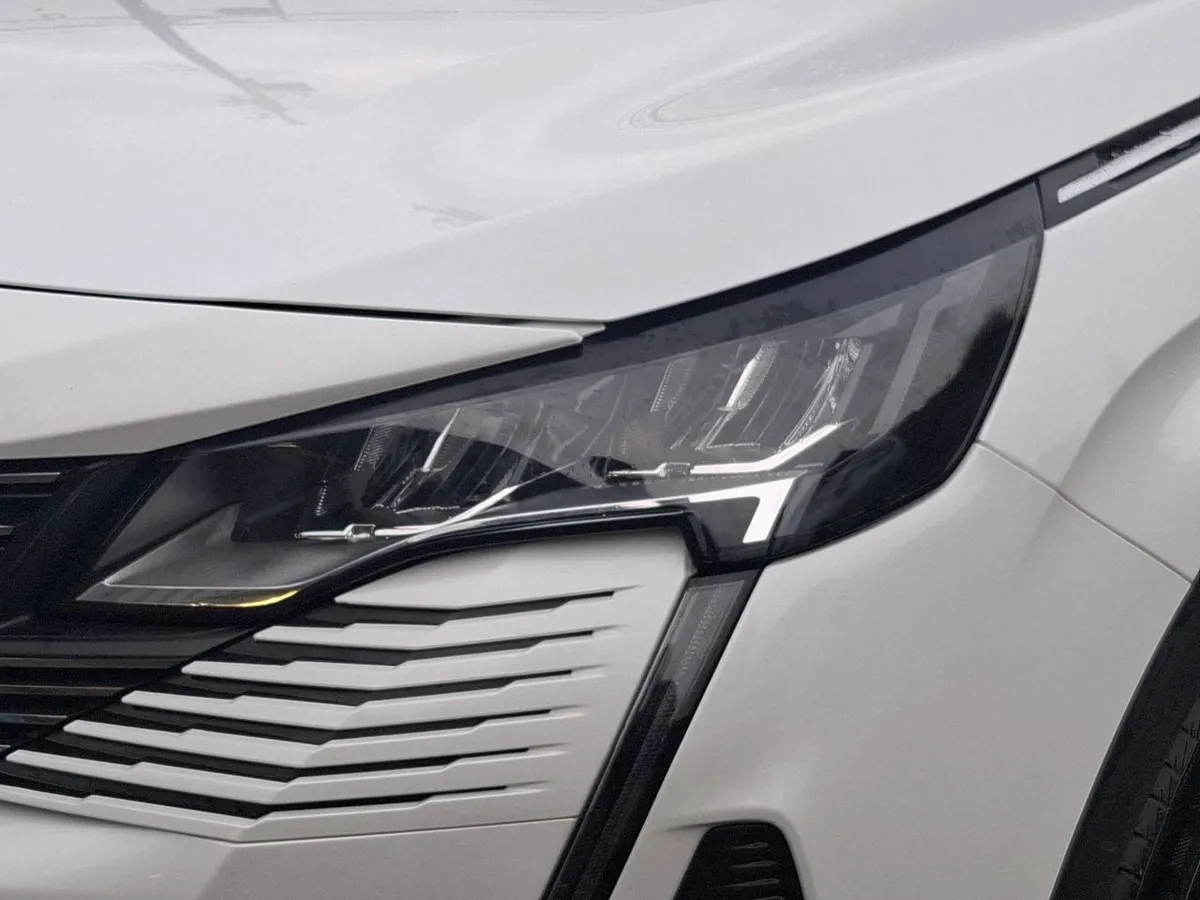 Peugeot 3008 1.5 Allure Pack Bluehdi 130 4x2 Eat8 5p año 2024