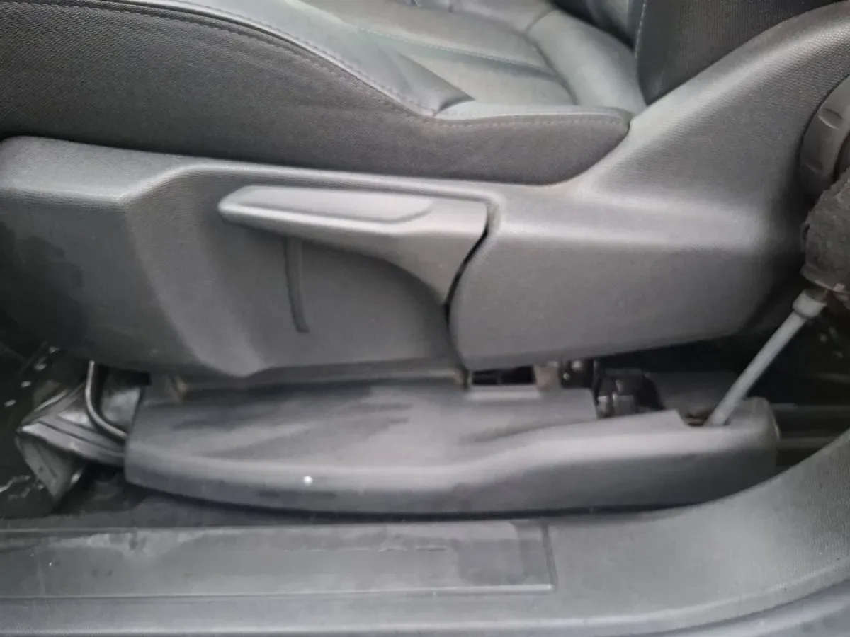 Peugeot 3008 1.5 Allure Pack Bluehdi 130 4x2 Eat8 5p año 2024