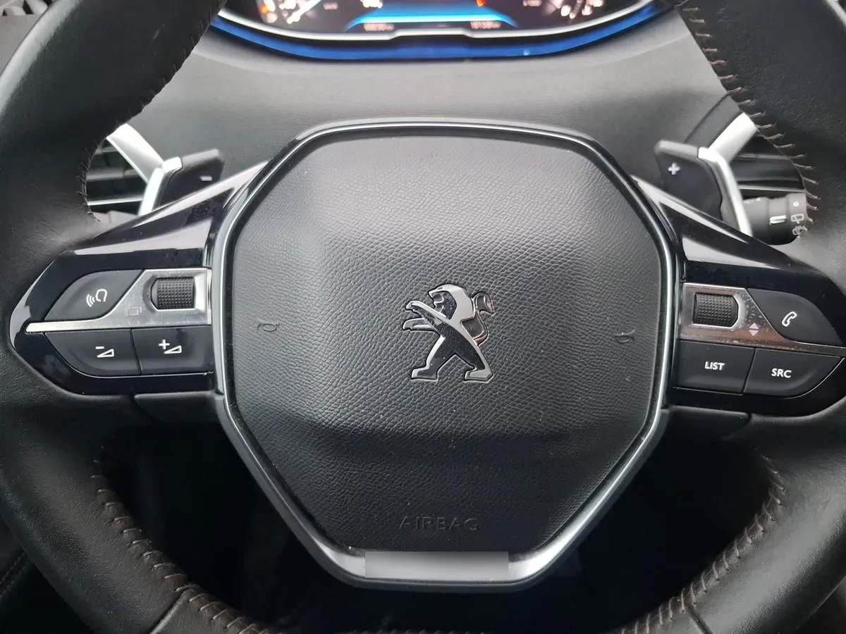 Peugeot 3008 1.5 Allure Pack Bluehdi 130 4x2 Eat8 5p año 2024
