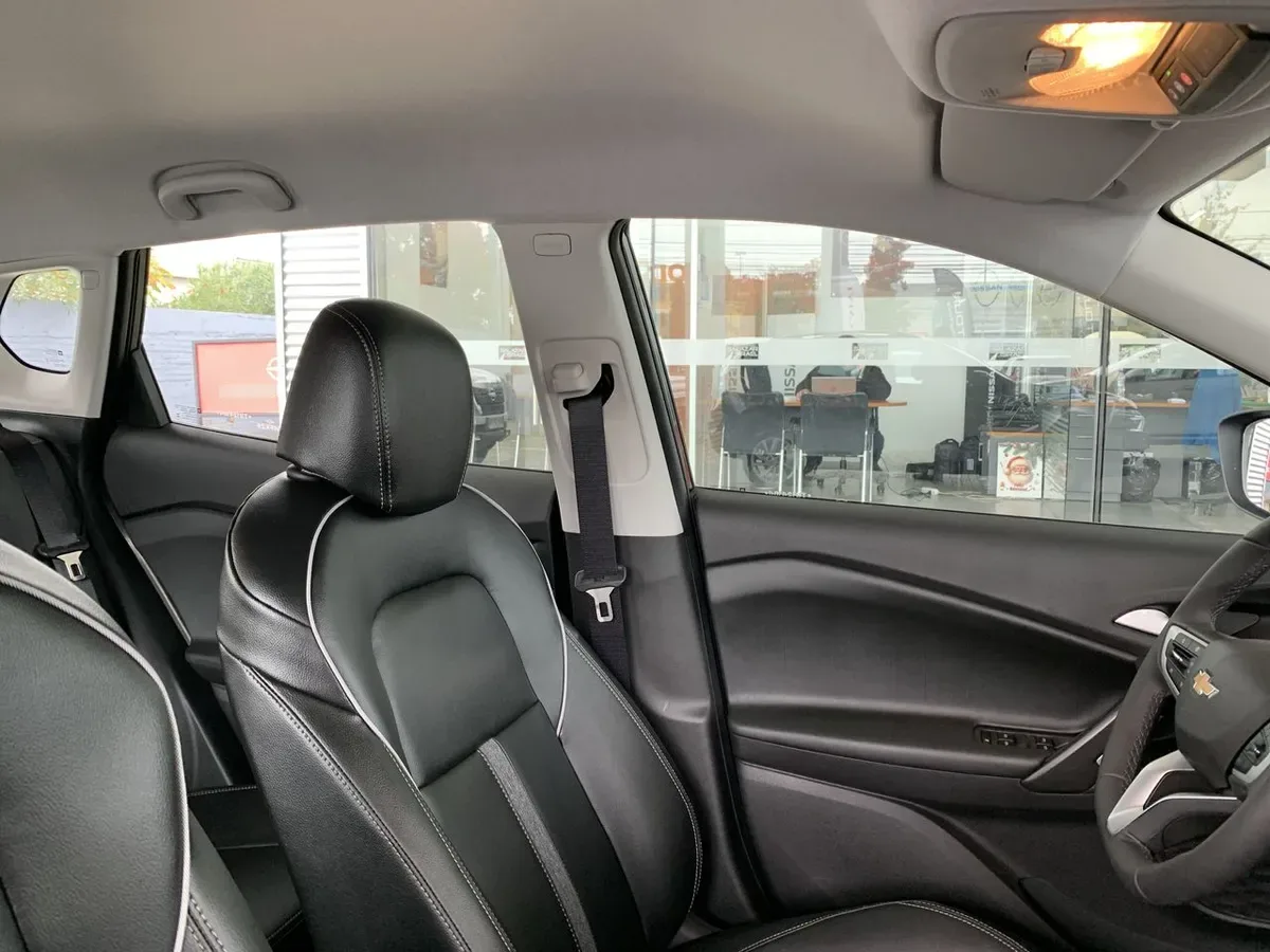 Chevrolet Tracker 1.2t Ltz R 4x2 At 5p año 2026