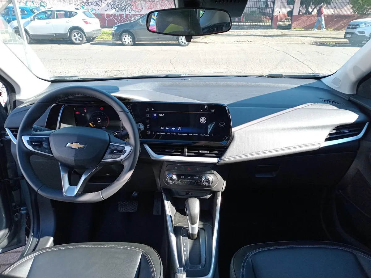 Chevrolet Tracker 1.2t Ltz R 4x2 At 5p año 2026
